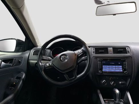 Used 2015 Volkswagen Jetta SE image 23