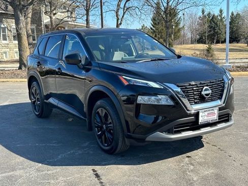 Certified 2023 Nissan Rogue SV image 3