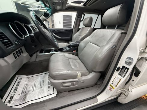 Used 2006 Toyota 4Runner Limited image 11