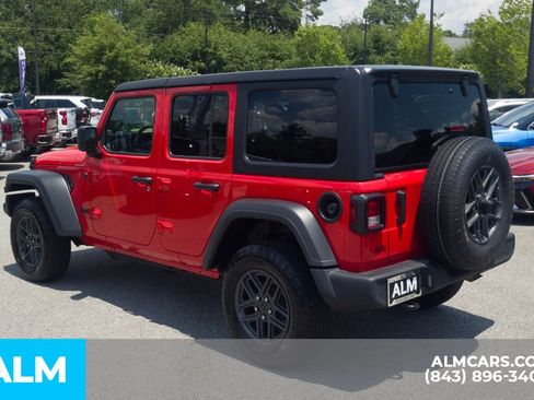 Used 2025 Jeep Wrangler Unlimited Sport AWD/4WD image 9