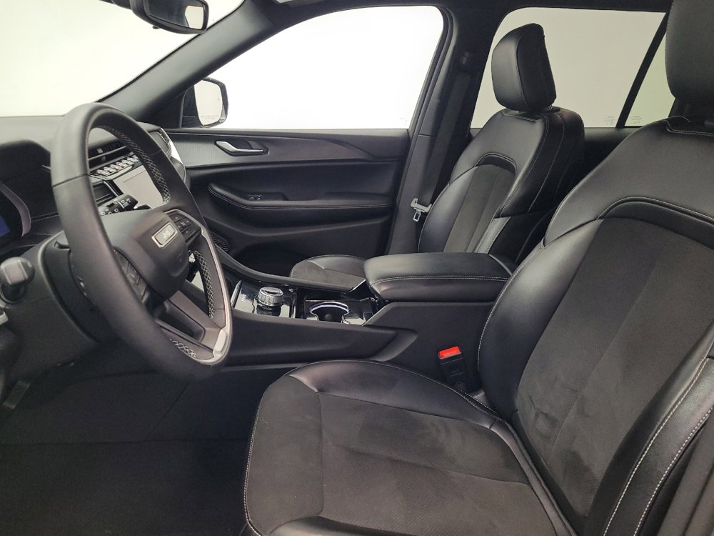 Used 2023 Jeep Grand Cherokee Altitude AWD/4WD image 17