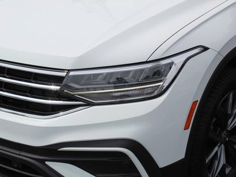 Used 2022 Volkswagen Tiguan SE AWD/4WD image 10