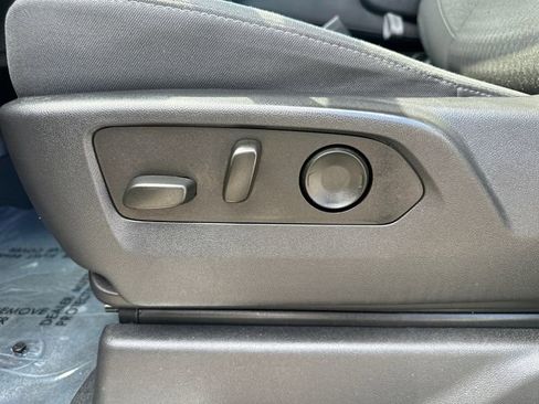 Used 2023 Chevrolet Silverado 1500 LT image 31