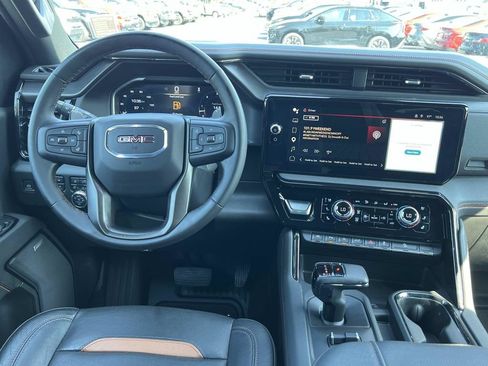 Used 2023 GMC Sierra 1500 AT4 w/ AT4 Premium Package AWD/4WD image 18