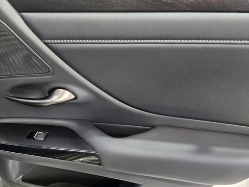 Used 2024 Lexus ES 350 w/ Premium Package FWD image 8