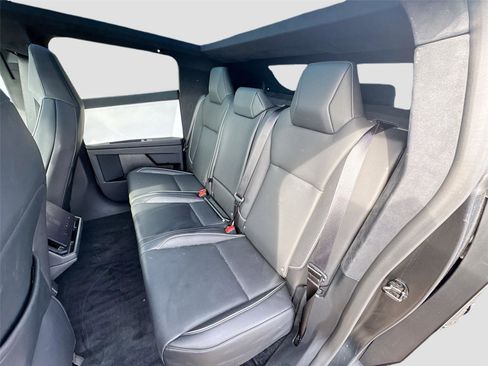 Used 2024 Tesla Cybertruck AWD Crew Cab image 12