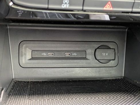 Used 2022 Volkswagen Atlas Cross Sport SEL R-Line image 26