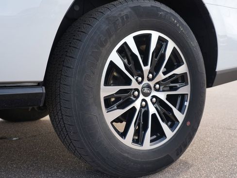 Used 2025 Ford Expedition Max Platinum AWD/4WD image 36