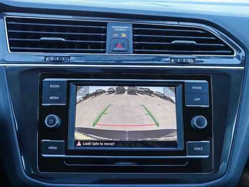 Used 2020 Volkswagen Tiguan S image 25