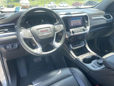 Used 2023 GMC Acadia SLT w/ Preferred Package AWD/4WD image 10