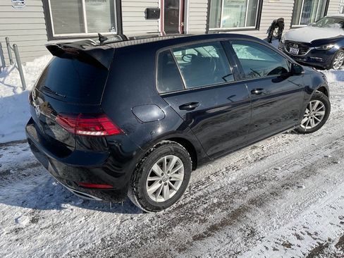 Used 2019 Volkswagen Golf S image 9