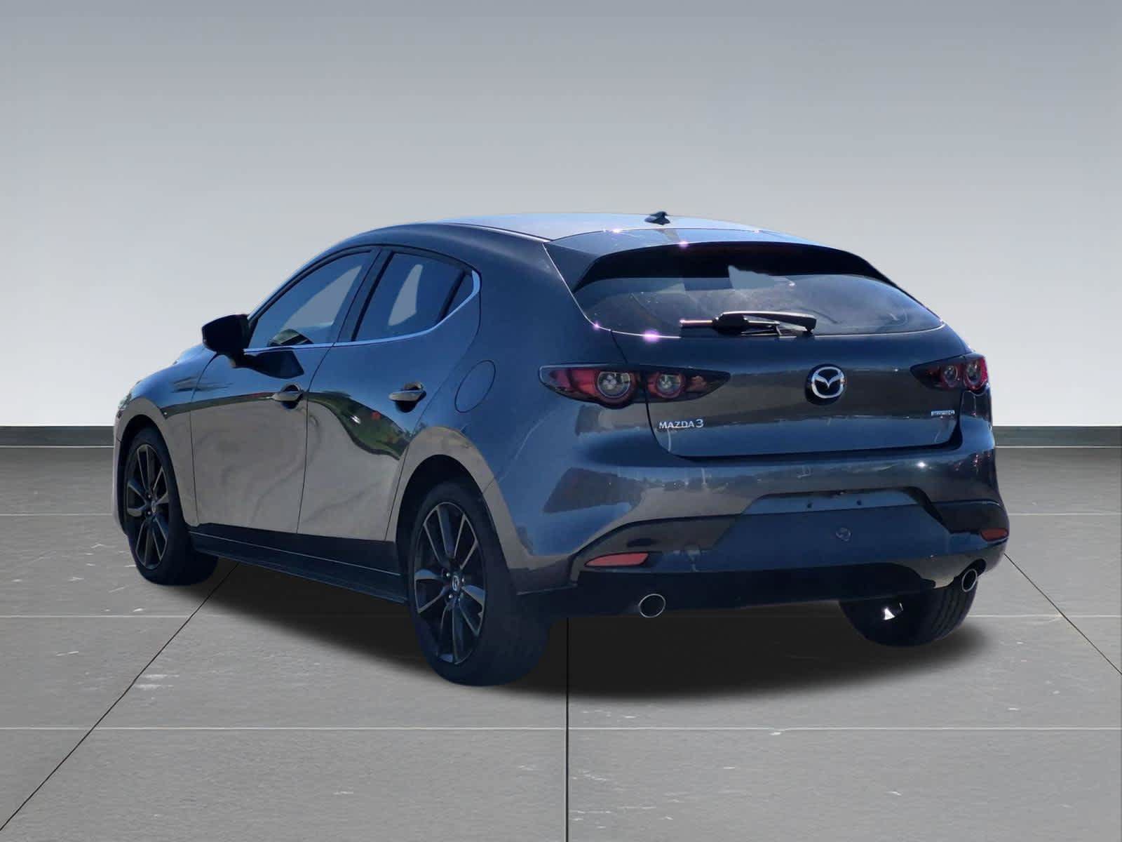 Used 2019 MAZDA MAZDA3 Hatchback w/ Premium Package FWD image 4