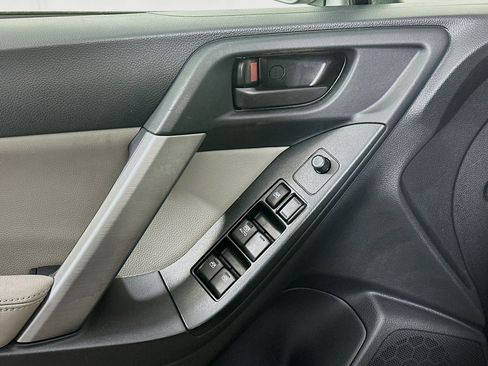 Used 2016 Subaru Forester 2.5i Premium image 15