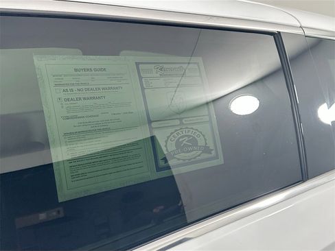 Used 2024 Chrysler Pacifica Touring-L image 36