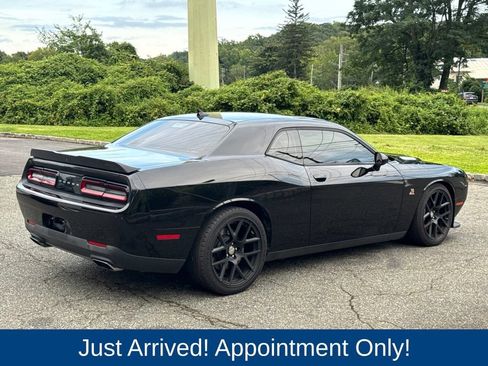 Used 2015 Dodge Challenger R/T Scat Pack w/ Leather Interior Group RWD image 7