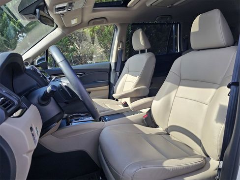 Used 2022 Honda Pilot Touring image 14