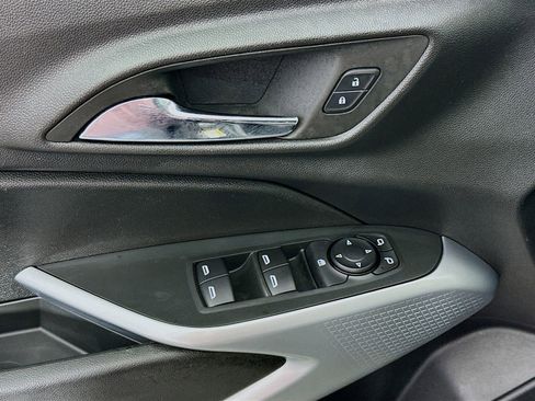 Used 2024 Chevrolet Trax LS FWD image 19