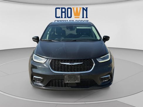 Used 2024 Chrysler Pacifica Touring-L FWD image 8