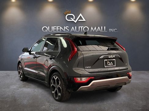 Used 2023 Kia Niro EX Touring FWD image 4