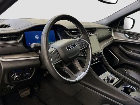 Used 2024 Jeep Grand Cherokee Limited 4xe image 18