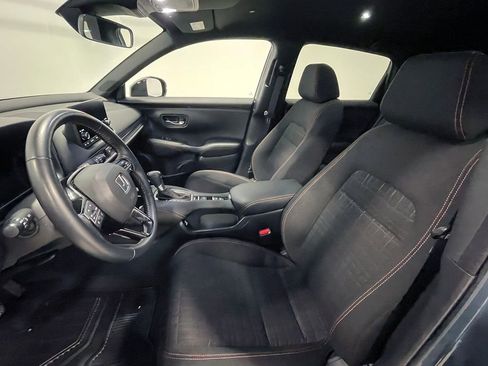 Used 2023 Honda HR-V Sport image 3