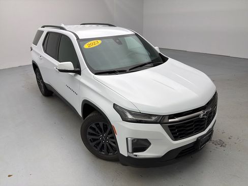 Certified 2023 Chevrolet Traverse RS image 2