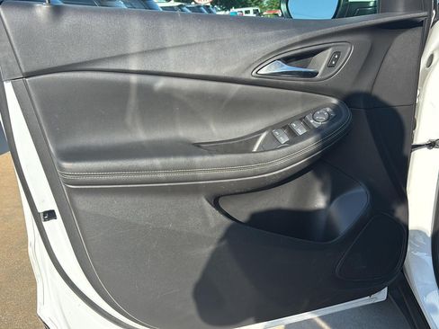 Used 2025 Buick Encore GX Preferred FWD image 10