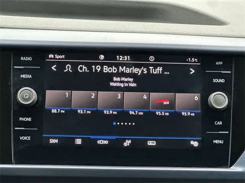 Used 2022 Volkswagen Taos SE image 11