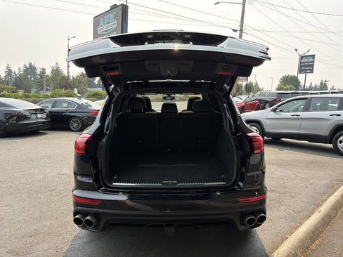 Used 2016 Porsche Cayenne S AWD/4WD image 6