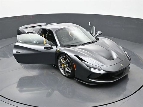 Used 2022 Ferrari F8 Tributo image 29