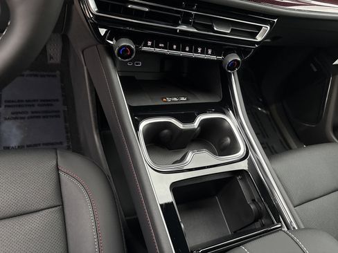 New 2026 Chevrolet Traverse Z71 AWD/4WD image 25