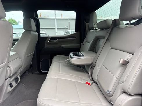 Used 2025 GMC Sierra 1500 SLT AWD/4WD image 11