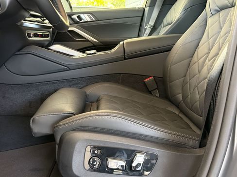 Used 2025 BMW X6 xDrive40i w/ Climate Comfort Package AWD/4WD image 15