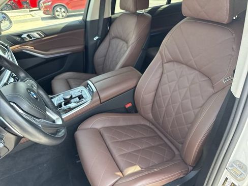 Used 2025 BMW X7 xDrive40i w/ Premium Package AWD/4WD image 11