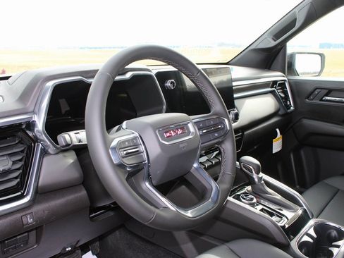 New 2026 GMC Canyon Elevation w/ Convenience Package image 12