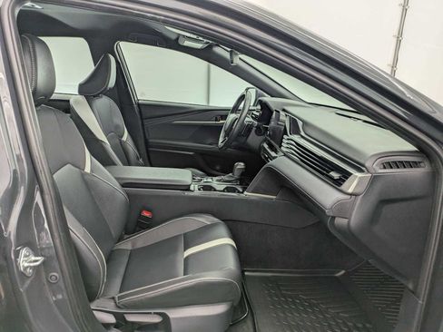 Used 2025 Toyota Camry SE image 22