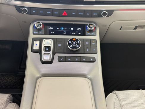 Used 2025 Hyundai Palisade Calligraphy image 20