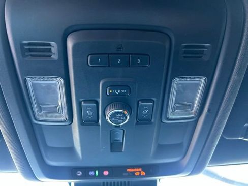 Used 2023 Chevrolet Suburban Premier AWD/4WD image 20