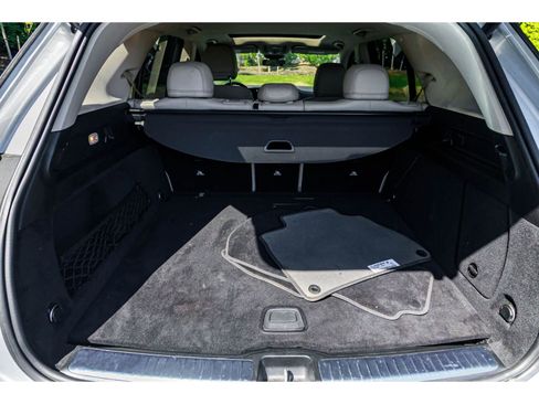 Used 2021 Mercedes-Benz GLE 350 w/ AMG Line Exterior image 17