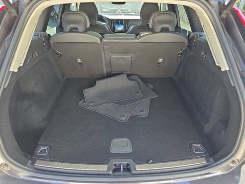 Certified 2023 Volvo XC60 B5 Plus image 8