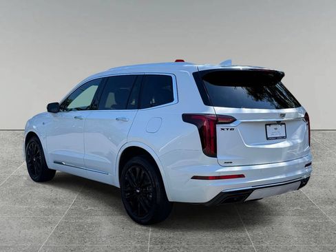 Used 2024 Cadillac XT6 Premium Luxury w/ LPO, Floor Liner Package AWD/4WD image 12