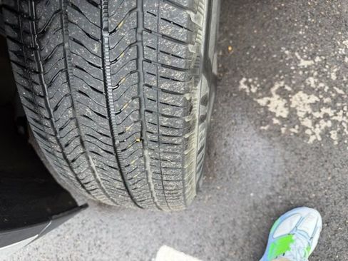 Used 2019 Chevrolet Traverse LT FWD image 4