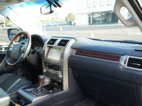 Used 2018 Lexus GX 460 AWD/4WD image 23