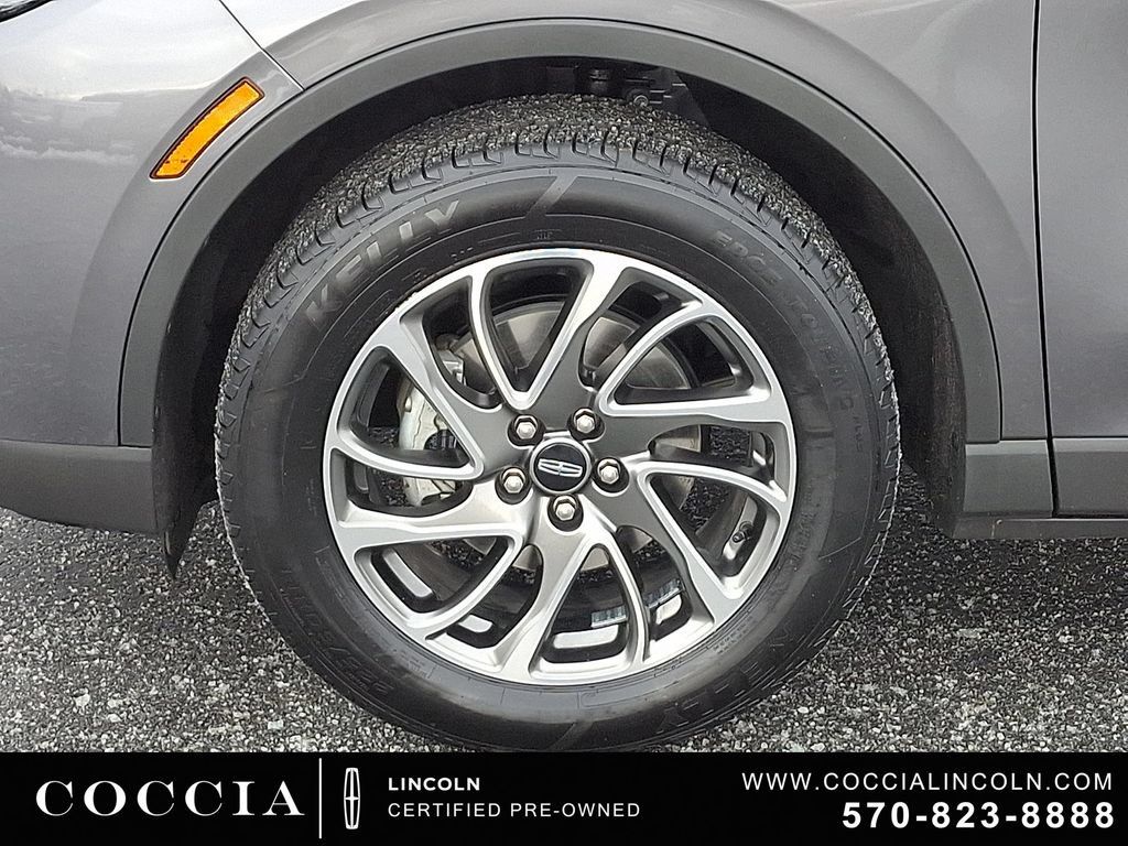 Certified 2022 Lincoln Corsair AWD w/ Equipment Group 101A image 8