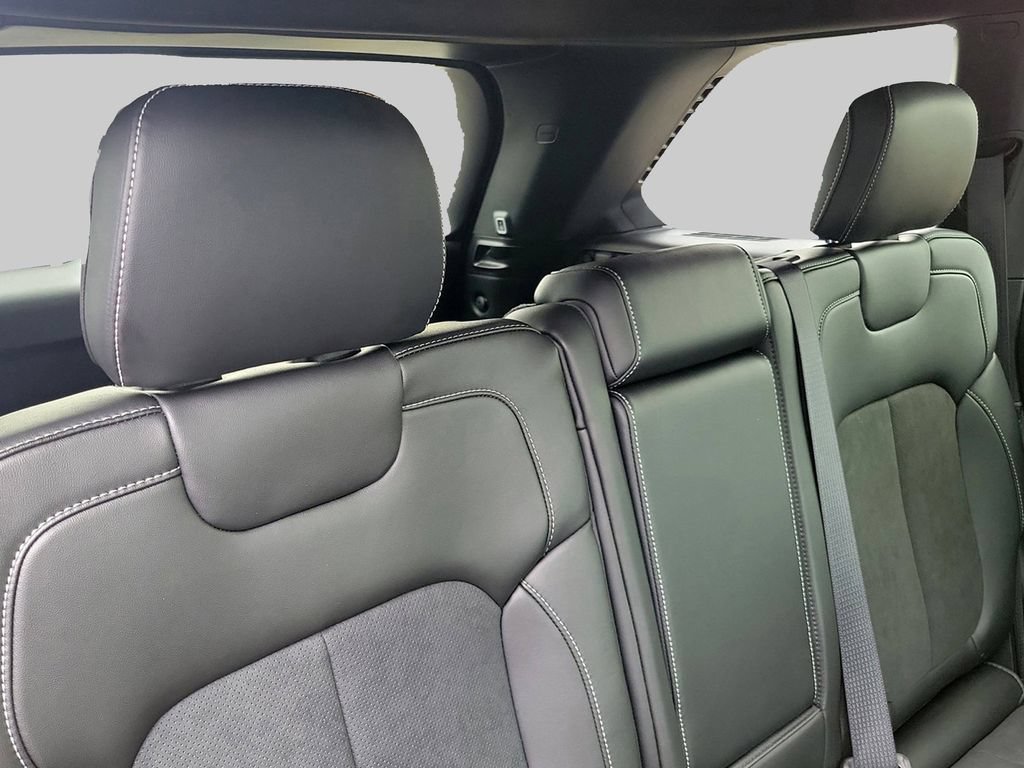 New 2026 Jeep Grand Cherokee Altitude RWD image 35