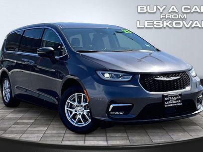 Used 2023 Chrysler Pacifica Touring-L
