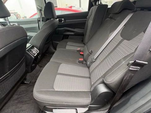 Certified 2025 Kia Sorento LX FWD image 10