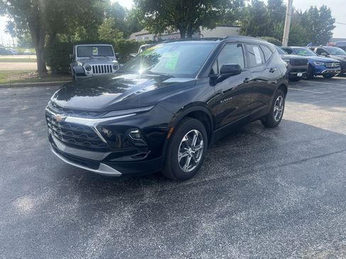 Used 2023 Chevrolet Blazer LT w/ Convenience Package FWD image 4