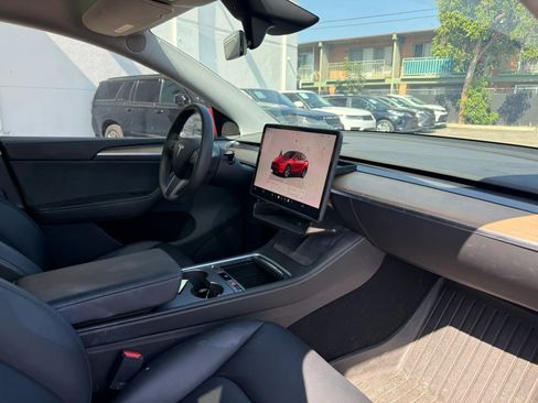 Used 2023 Tesla Model Y AWD image 12