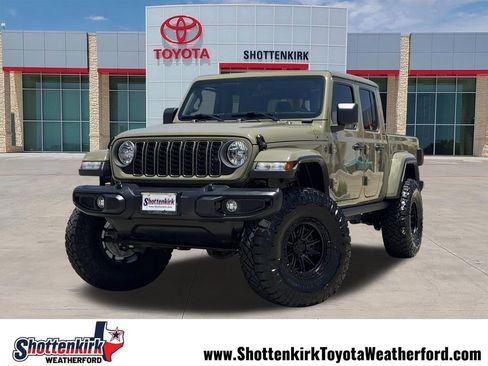 Used 2025 Jeep Gladiator Sport AWD/4WD image 1